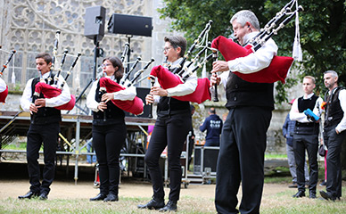 Pont-l'Abbé festival des brodeuses sonneurs bigoudens bigoudènes costumes coiffe juillet 2021 © c dameron